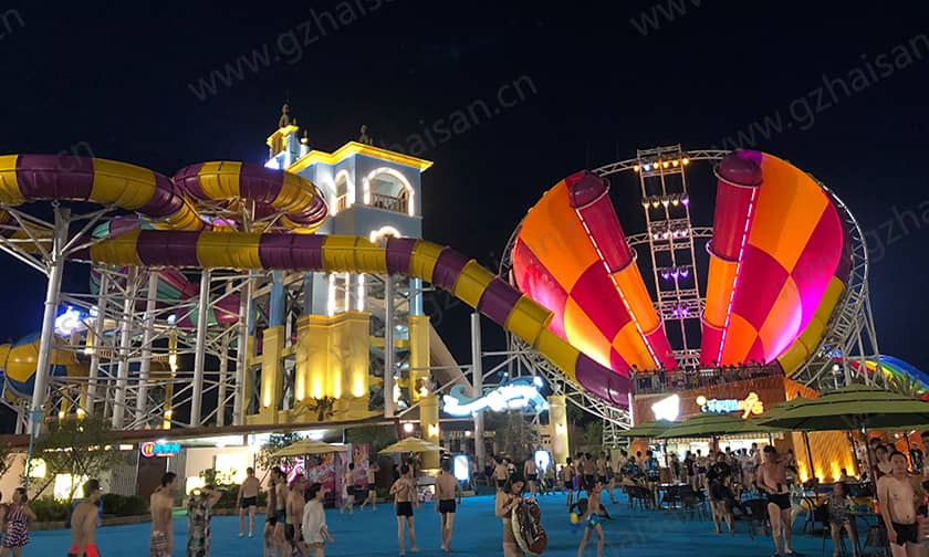 超级龙卷风水滑道提供了一种新的、刺激的水上体验