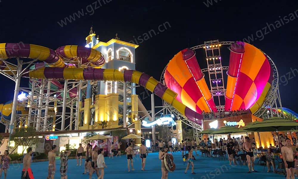 光与电完美结合的水上乐园设备投入运行