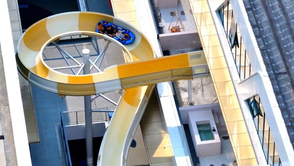 激流过山车｜当速度拥抱水花，掀起水上狂欢盛宴