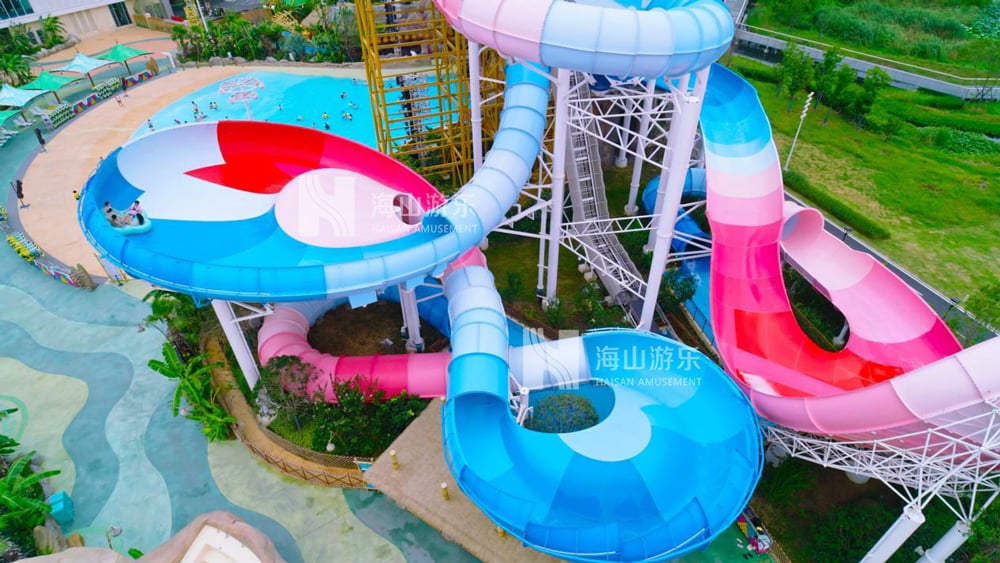 双重风暴，极致竞速——星际盘旋+巨浪翻滚组合引爆水乐园刺激体验